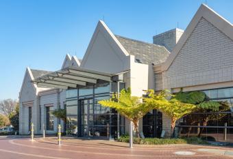 City Lodge Hotel Johannesburg Airport, Barbara Road has Smoking rooms