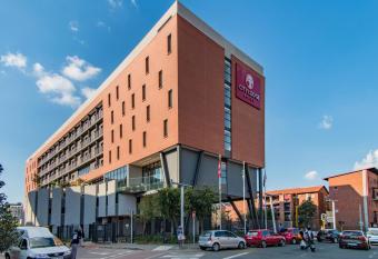 City Lodge Newtown, Johannesburg allows 18 year olds to book a room