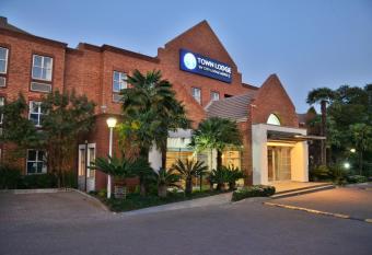Town Lodge Menlo Park has Balcony rooms