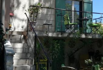 Berne &Michel allows 18 year olds to book a room