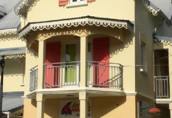 CoCoKreyol -  allows 18 year olds to book a room