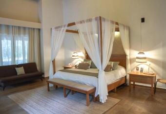 Soul Spring Sanctuary has Balcony rooms