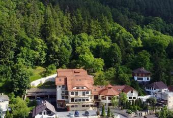 Hotel Kolping allows 18 year olds to book a room