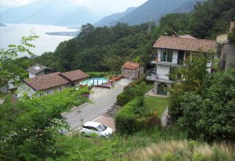 Casa delle Camelie has Balcony rooms