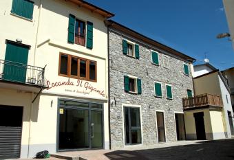 Locanda Il Gigante has Balcony rooms