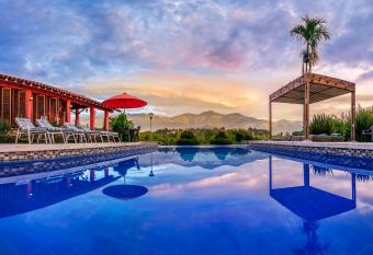 Hotel Campestre Solar De La Luna allows 18 year olds to book a room