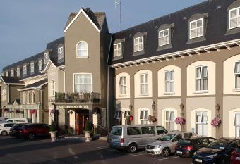 Lady Gregory Hotel, Leisure Club & Beauty Rooms allows 18 year olds to book a room