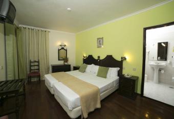 Hotel Sirius has Balcony rooms