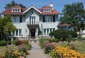 Hanover House Bed & Breakfast allows 18 year olds to book a room