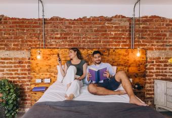 Septimo Hostal allows 18 year olds to book a room