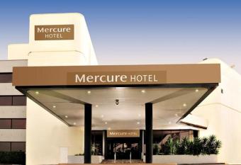 Mercure Penrith allows 18 year olds to book a room