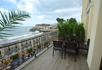 Vurna Butik Hotel has Smoking/Balcony rooms