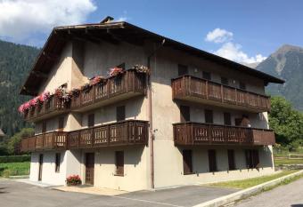 Pinzolocasa has Balcony rooms