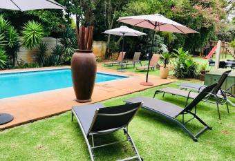 Aerotropolis Guest Lodge has Balcony rooms