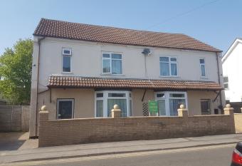 Arman Lodge House allows 18 year olds to book a room