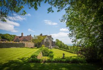 Lympne Castle Cottages allows 18 year olds to book a room