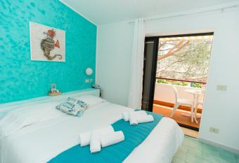 Hotel Punto Verde has Balcony rooms