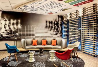 ibis Copacabana Posto 5 allows 18 year olds to book a room