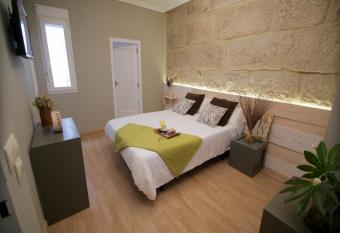 Hotel Alda Estaci  n Vigo allows 18 year olds to book a room