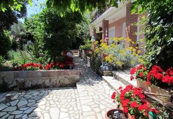 Apartments Bura & Jugo, Cres, without stress has Balcony rooms