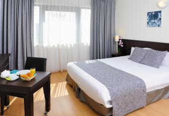 Residhome Toulouse Tolosa allows 18 year olds to book a room