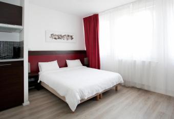 Residhotel Lille Vauban allows 18 year olds to book a room