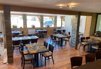 H  tel Rent has Balcony rooms