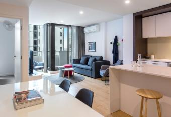 Oaks Melbourne Southbank Suites has Balcony rooms