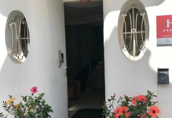 Hotel Albert 1er allows 18 year olds to book a room