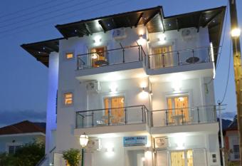 Hotel Anna allows 18 year olds to book a room