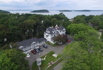 Moseley Cottage Inn and The Town Motel allows 18 year olds to book a room
