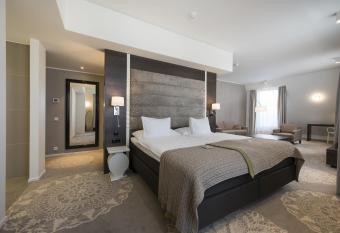 Lydia Hotel allows 18 year olds to book a room