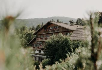 H  tel Les Roches Fleuries has Balcony rooms