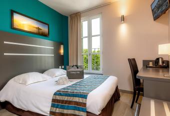 Hotel Terminus Saint-Charles allows 18 year olds to book a room