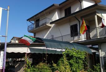 Hotel Tarabaralla has Balcony rooms