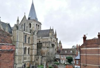 The Gordon House Hotel allows 18 year olds to book a room