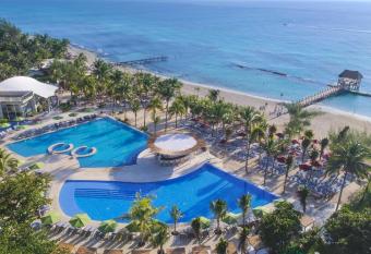 Residences at The Fives has Smoking/Balcony rooms