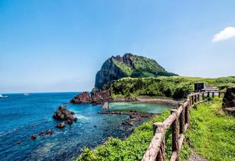 Sea Dragon Pension has Balcony rooms