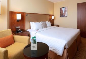 Courtyard by Marriott Toulouse Airport allows 18 year olds to book a room