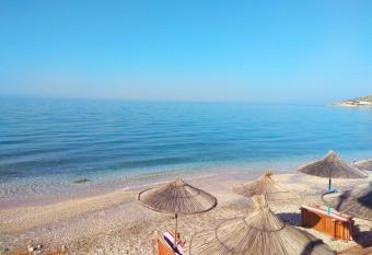 Qeparo Pano Rooms has Balcony rooms