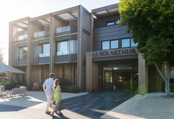 Best Western Plus Le Roi Arthur H  tel & Spa has Balcony rooms