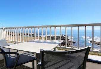 La Petite Sir  ne has Balcony rooms