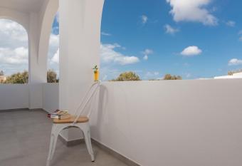 Eucalyptus Houses has Balcony rooms