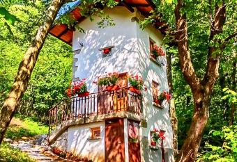 Il Roccolino has Balcony rooms