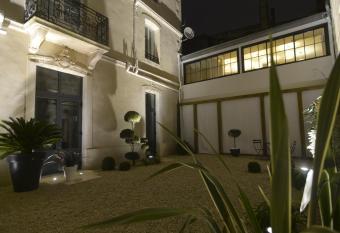 France H  tel has Balcony rooms