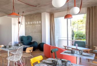 Louison Appart & Suite has Balcony rooms