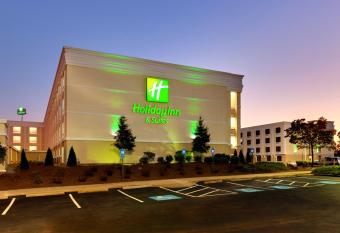 Holiday Inn & Suites Atlanta Airport-North By IHG has Balcony rooms