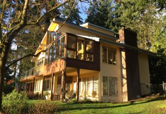 A Cascade View Bed And Breakfast has Balcony rooms