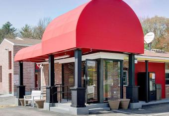 Econo Lodge Sharon has Smoking rooms