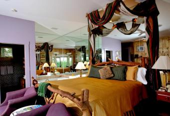 The Manor on Golden Pond allows 18 year olds to book a room